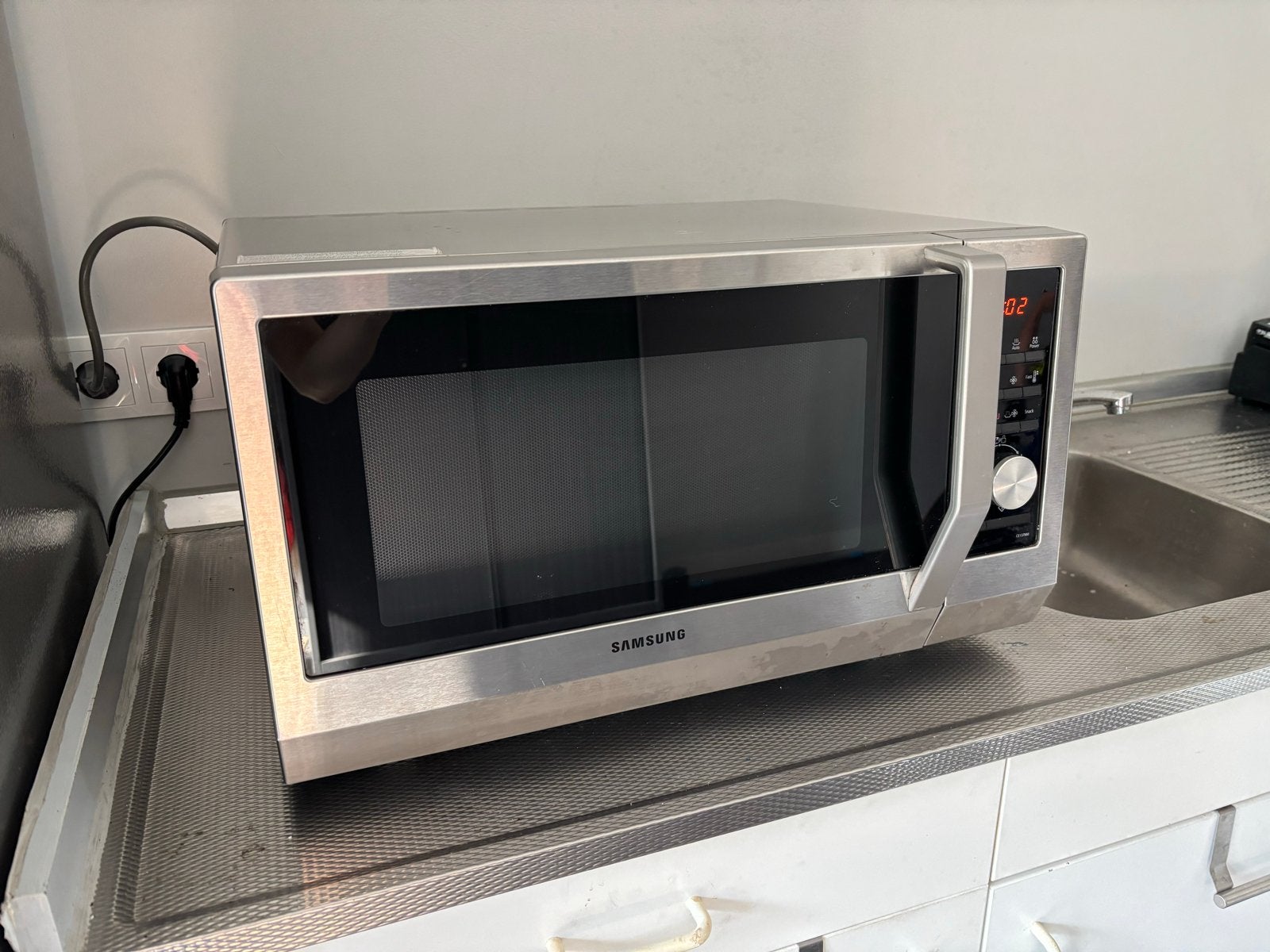 Samsung Combimagnetron - Zilverkleurig en Vrijstaand, Witgoed en Apparatuur, Ophalen, Combimagnetron, Gebruikt, Oven