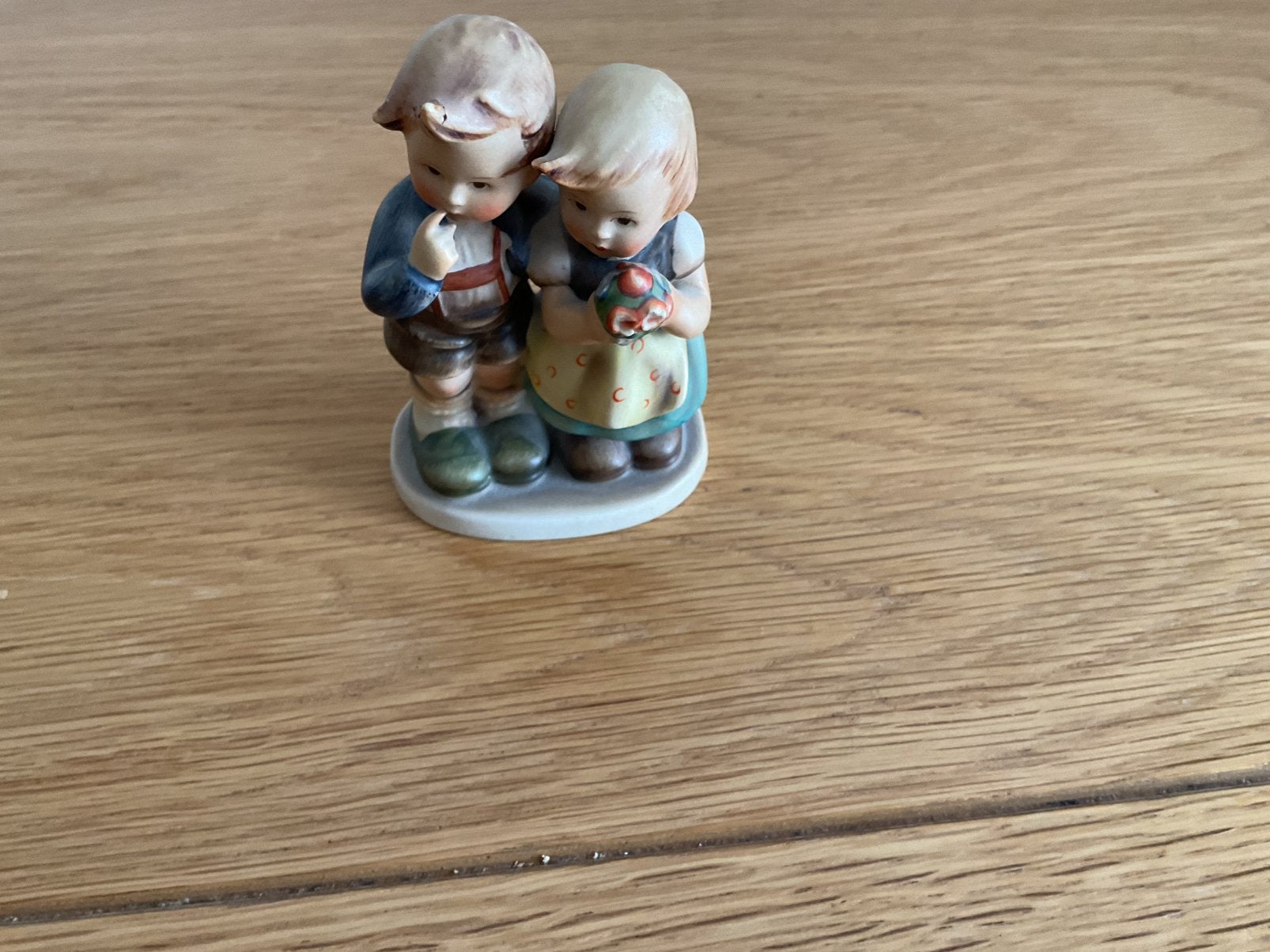 Hummeltje jongen en meisje 1952  nr 220, Ophalen