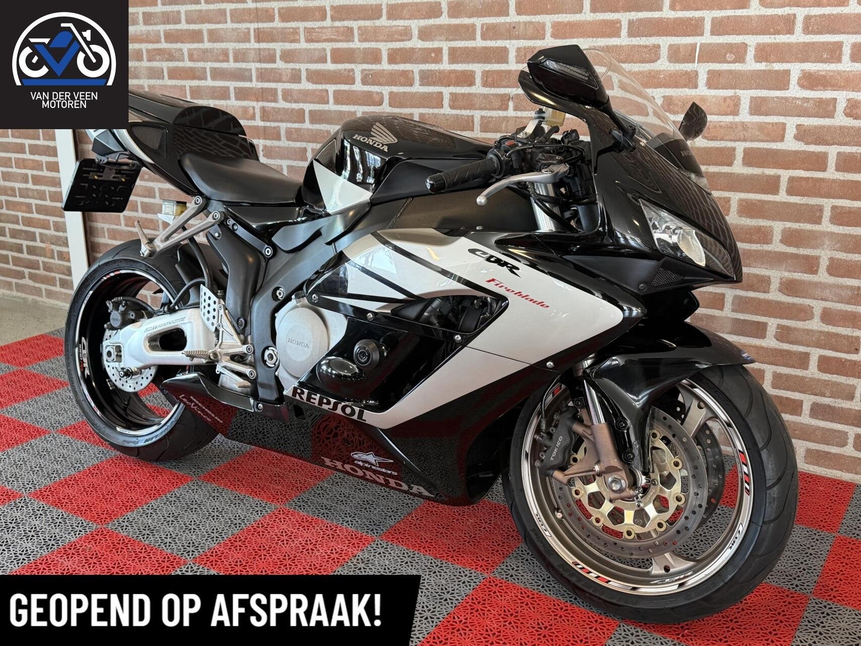 Honda CBR 1000RR Fireblade, LeoVince, Recent onderhoud,KANON, Motoren, Motoren | Honda, Bedrijf, Sport, Meer dan 35 kW, 998 cc