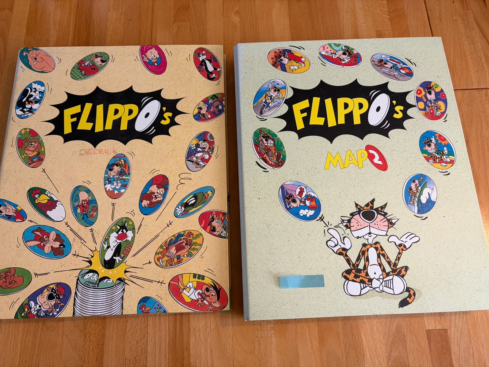 Grote verzameling Smiths Flippo's in 2 prachtige mappen, Ophalen of Verzenden, Cheetos 24 Game, Verzameling, Met verzamelmap(pen)