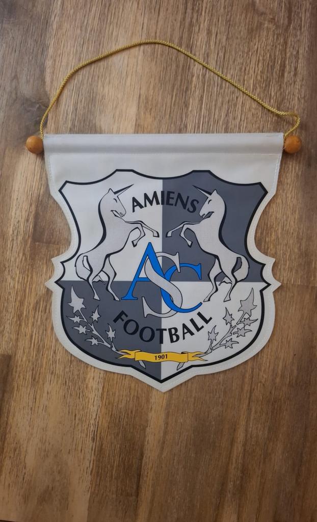 Amiens vaantje, Verzamelen, Sportartikelen en Voetbal, Ophalen of Verzenden, Zo goed als nieuw, Buitenlandse clubs, Vaantje of Sjaal