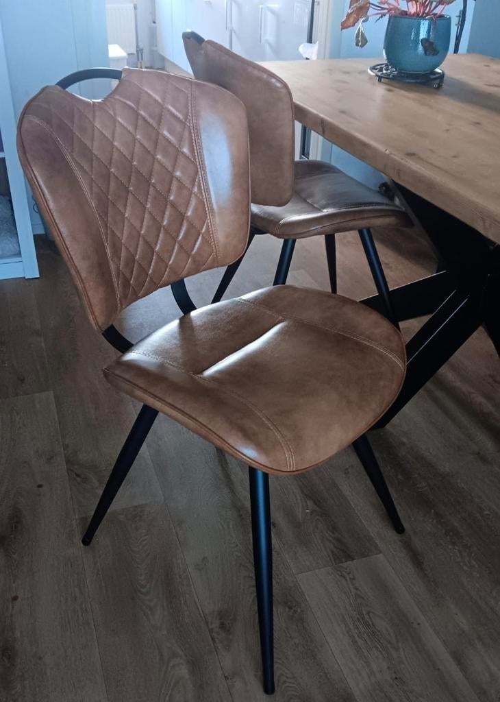 Set van 2 bruine eetkamerstoelen met metalen onderstel, Ophalen, Gebruikt, Twee, Leer