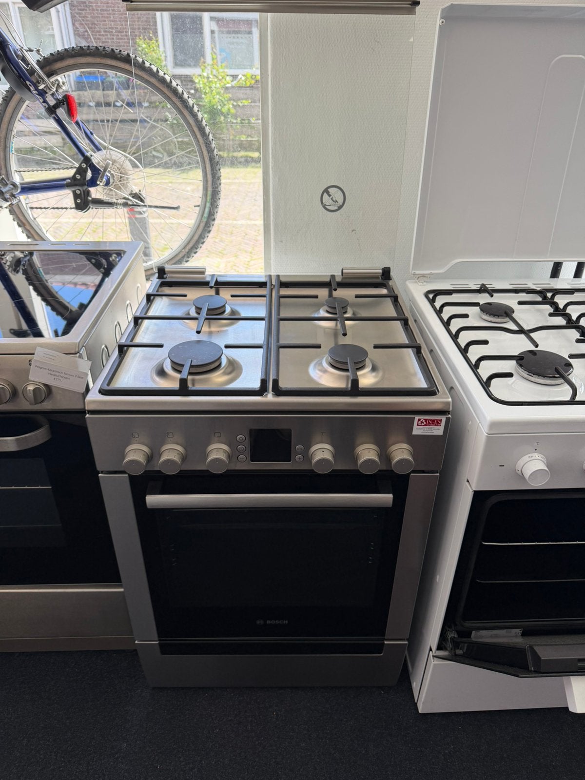 Bosch gasfornuis met heteluchtoven incl garantie&bezorgen, Nl, Nulachtenvijftig.nl, 4 kookzones, Zo goed als nieuw