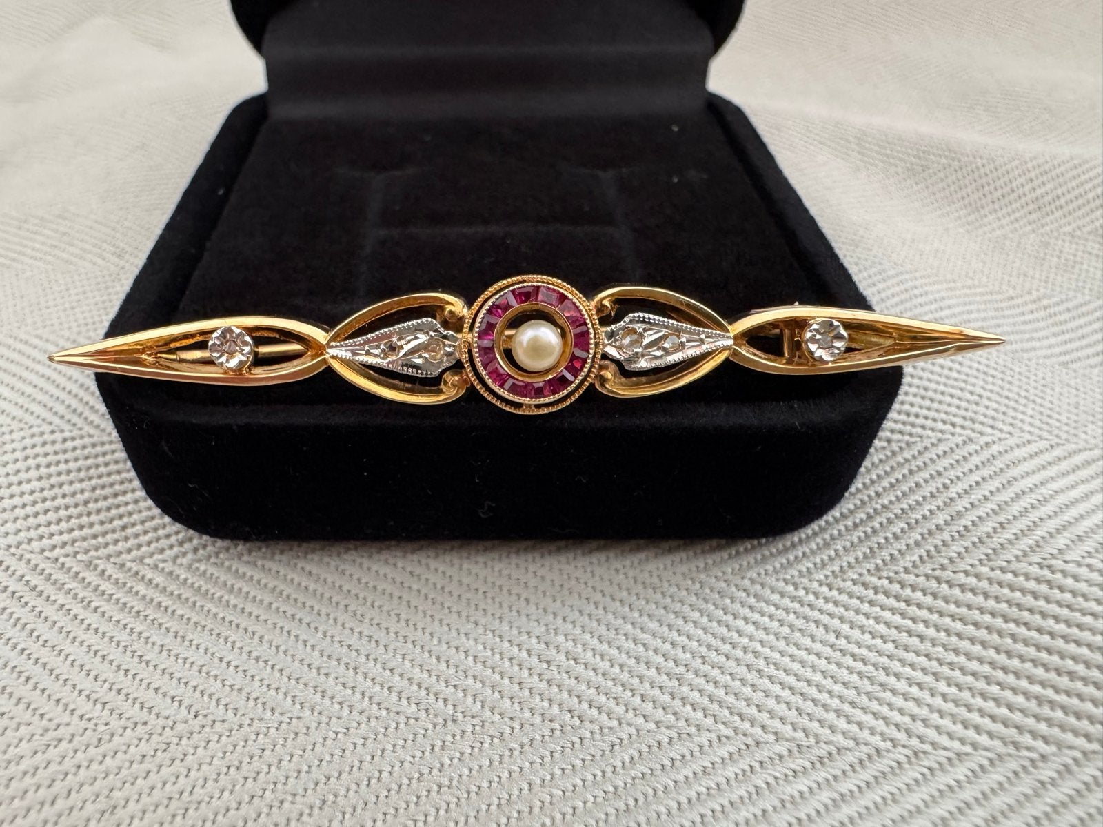 Antieke 18K Gouden Broche met Robijn, Parel en Diamanten, Sieraden, Tassen en Uiterlijk, Broches, 4 tot 7 cm, Ophalen of Verzenden
