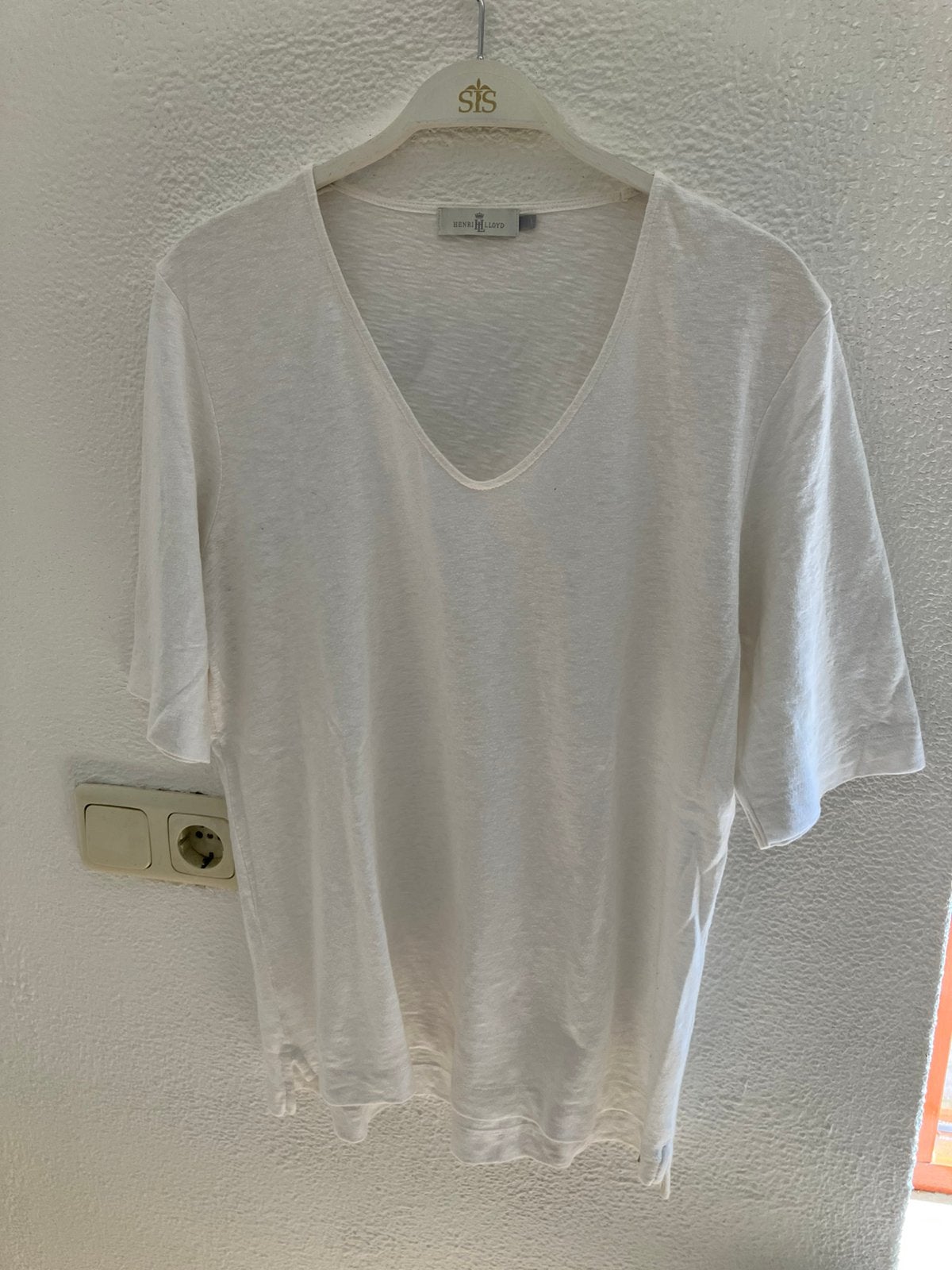 Wit Shirt met v hals maat M/L, Maat 38/40 (M), Wit, Ophalen of Verzenden, Zo goed als nieuw