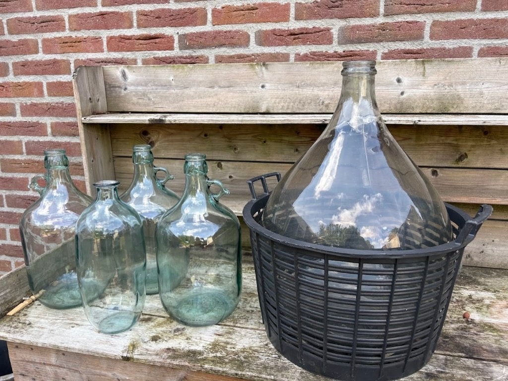 Gist flessen, Ophalen