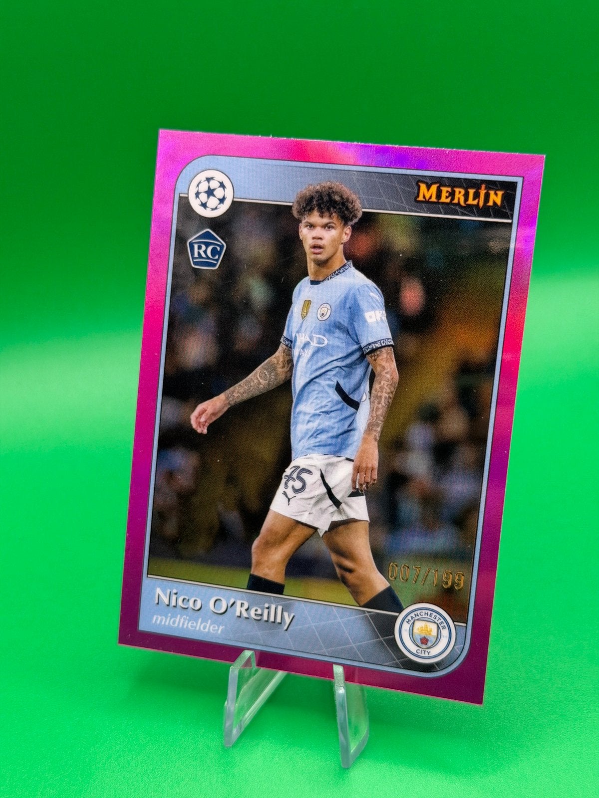 2024-25 Topps Merlin Nico O'Reilly 007/199 RC #56 Man City, Ophalen of Verzenden, Zo goed als nieuw, Buitenlandse clubs, Poster, Plaatje of Sticker