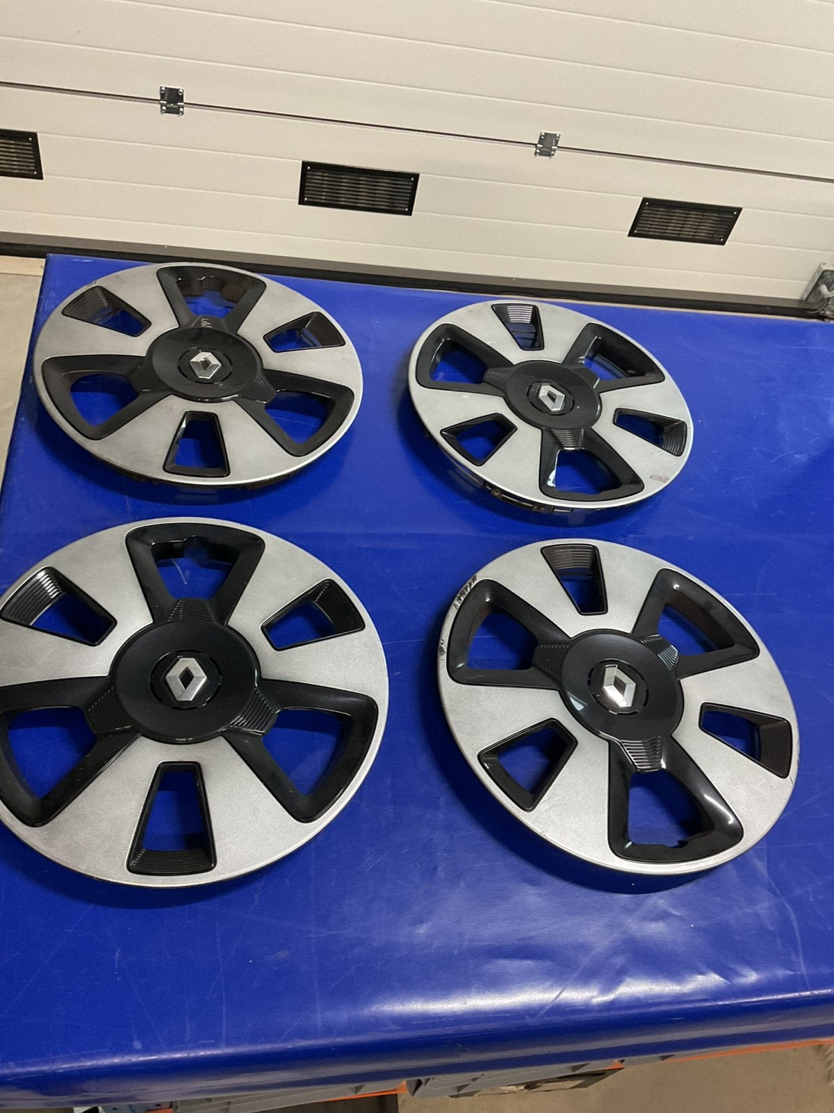 Originele wieldoppen van Renault Twingo, Auto diversen, Wieldoppen, Ophalen, Gebruikt