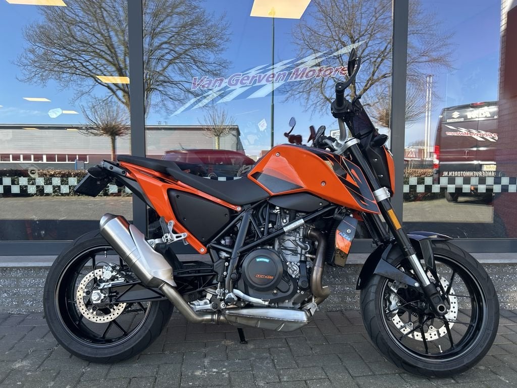 KTM 690 DUKE 2016, Bedrijf, Naked bike