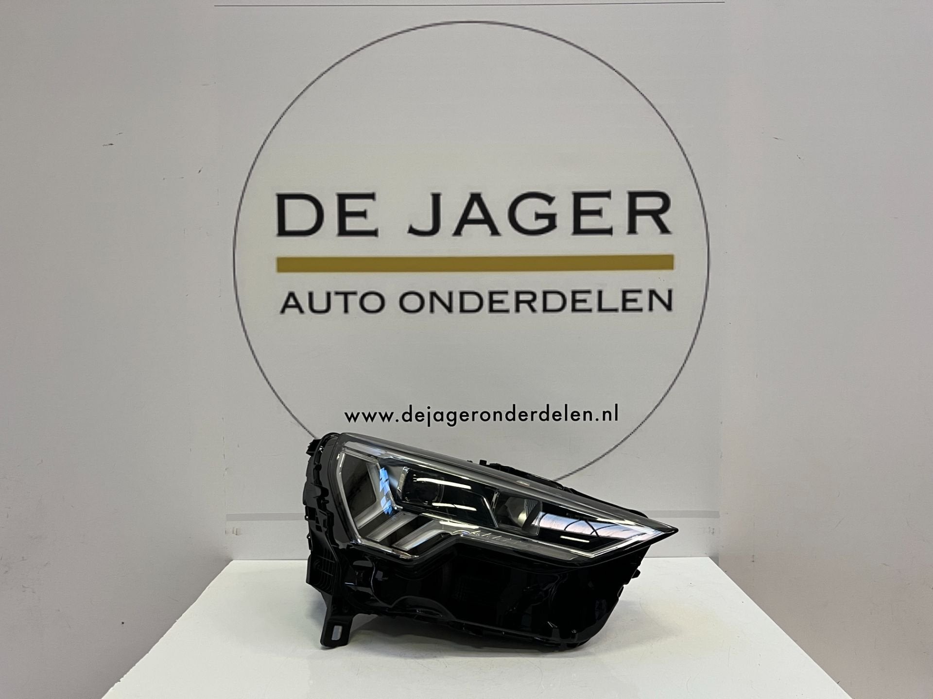 AUDI Q3 SQ3 F3 83A VOL LED KOPLAMPEN SET 83A941034 83A941033, Gebruikt, AUDI AG, Auto-Union-Strasse 1
85045  Ingolstadt, DE, Kundenbetreuung@audi.de