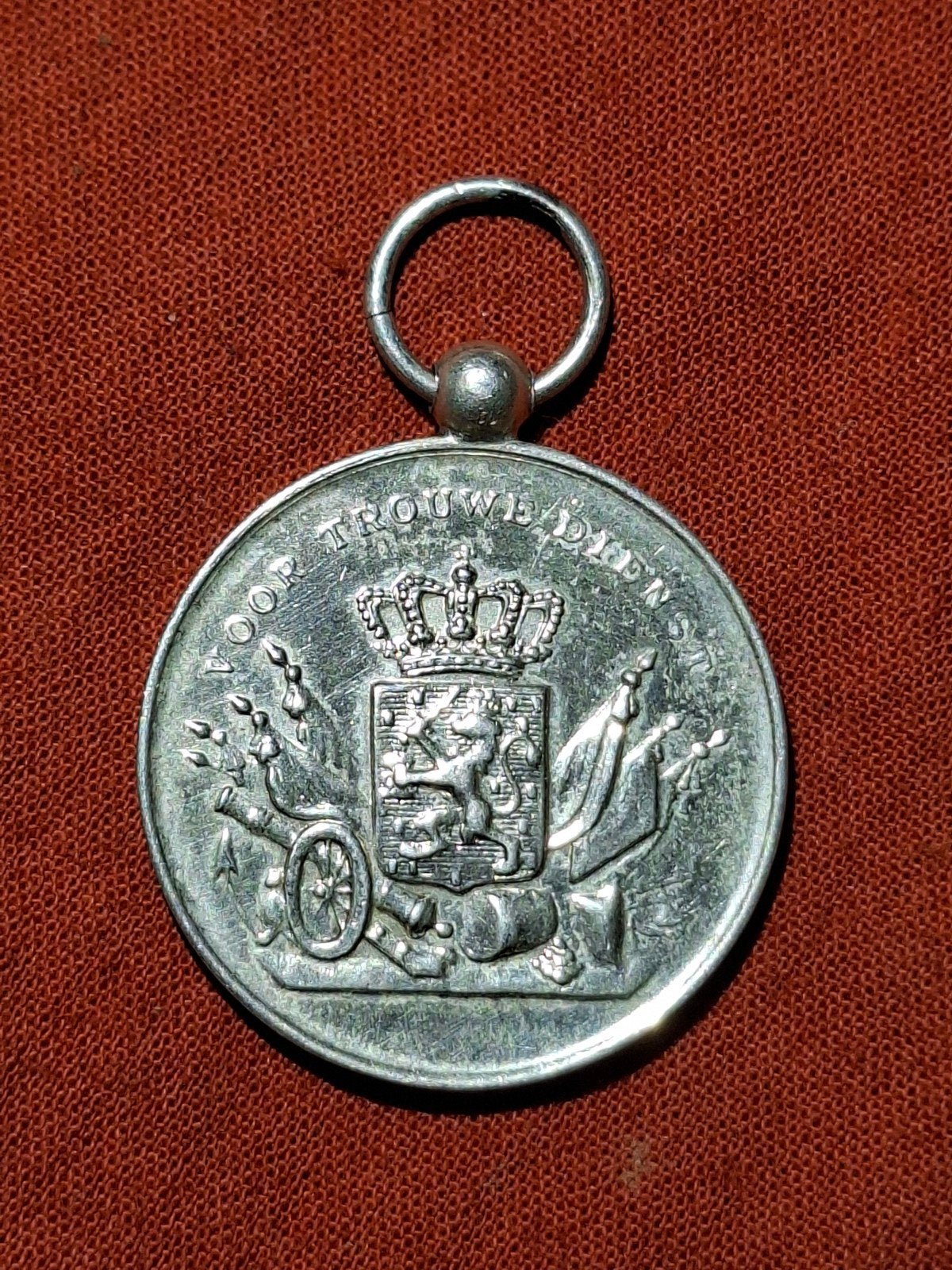 Zilveren trouwe dienst medaille 'J', Ophalen of Verzenden, Landmacht, Nederland, Lintje, Medaille of Wings