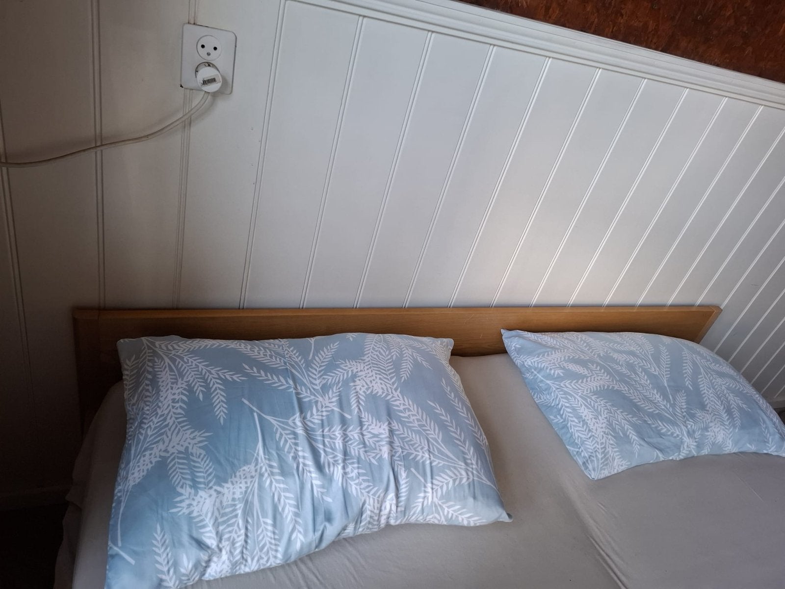 Tweepersoonsbed met lattenbodems en nachtkastjes, Ophalen, Gebruikt, Overige kleuren, Tweepersoons