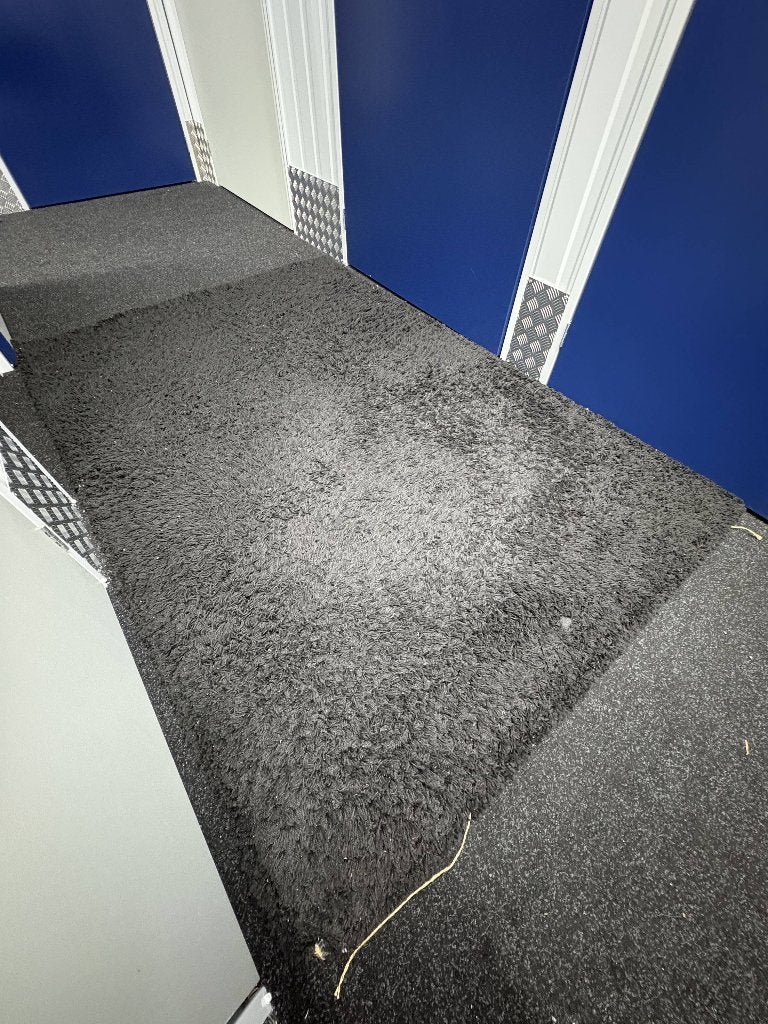 IKEA HAMPEN hoogpolig vloerkleed zwart 133  195 cm, Ophalen, Gebruikt, Zwart, 150 tot 200 cm