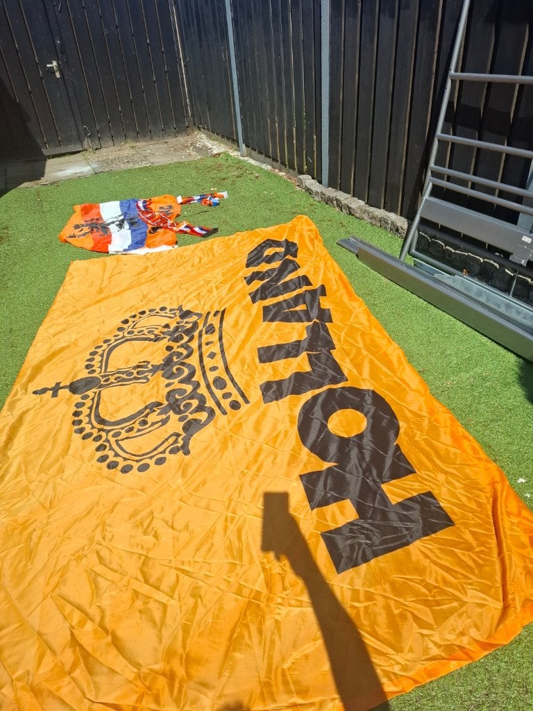 vootbal vlag, Ophalen, Zo goed als nieuw