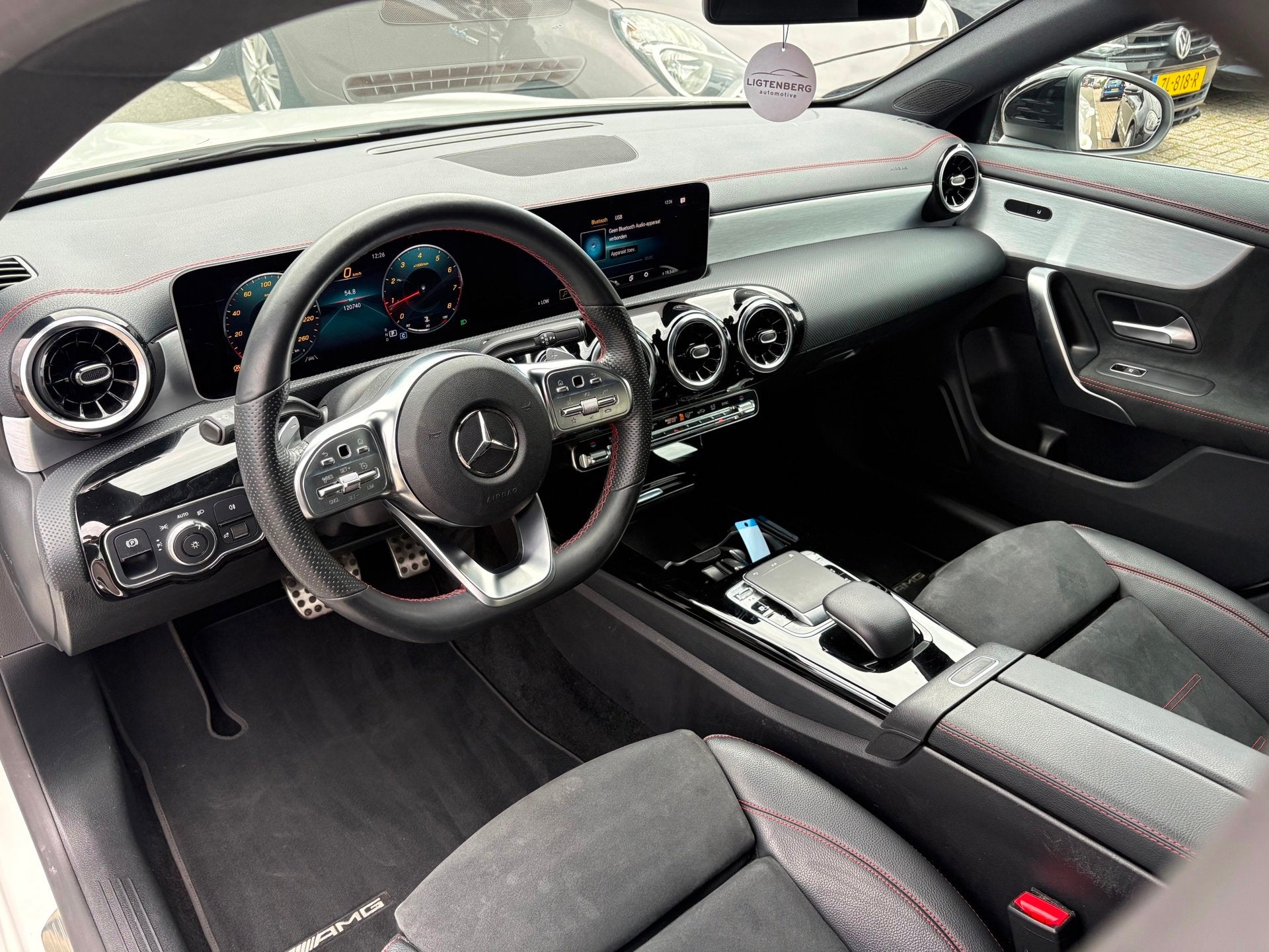Mercedes-Benz CLA-klasse 180 Premium Plus 10 INCH WIDESCREEN, CLA, 136 pk, Gebruikt, 4 cilinders