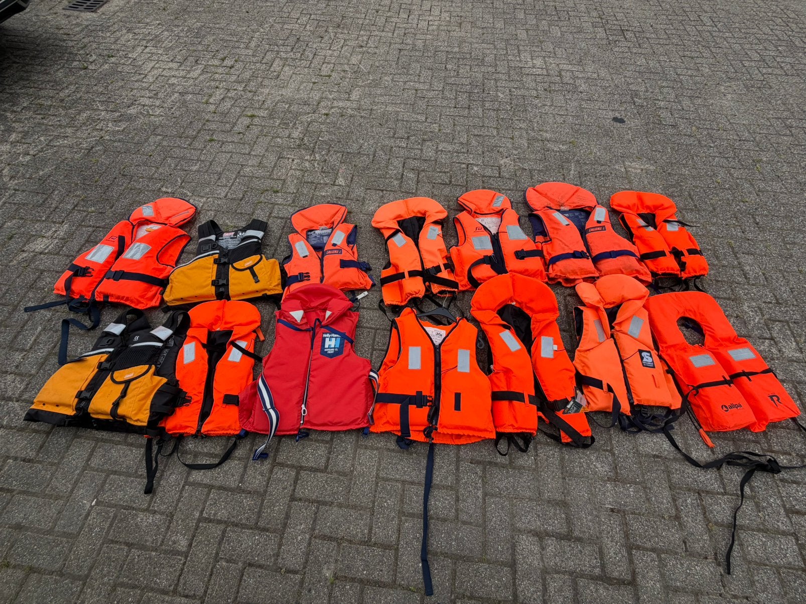 Zwemvesten verschillende merken en maten., Ophalen, Gebruikt, Dame of Heer, Reddingsvest of Zwemvest