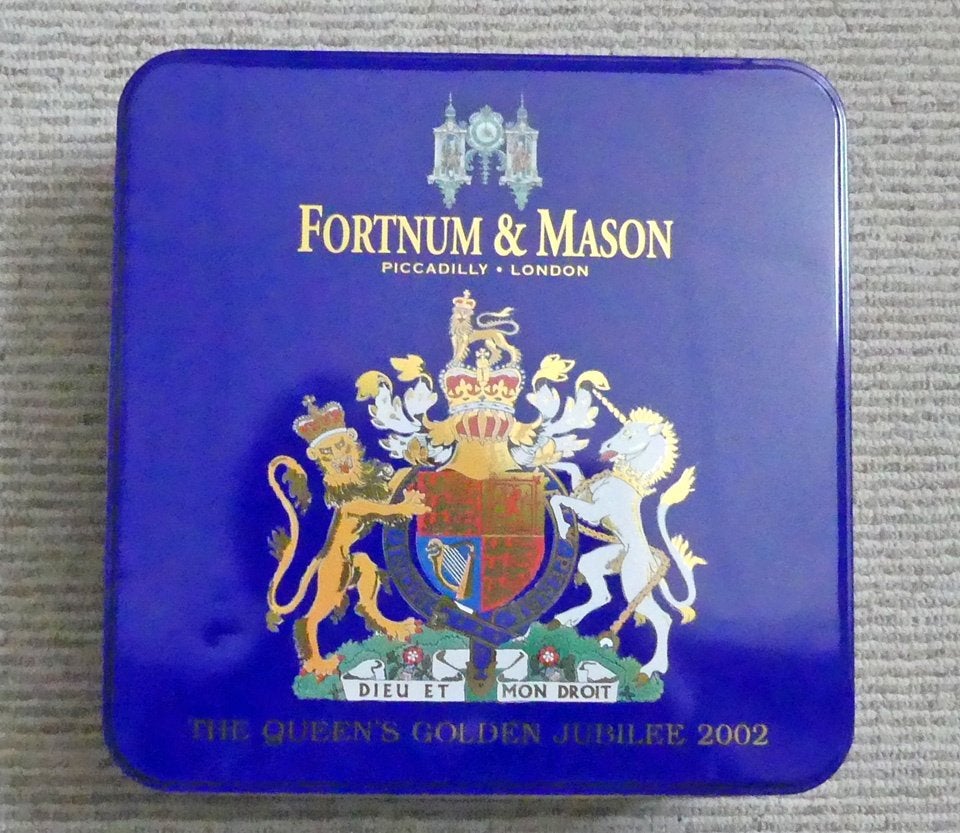 Queen Elizabeth II golden jubilee blik Fortnum & Mason 2002, Verzamelen, Ophalen of Verzenden, Gebruikt, Buitenland, Overige typen