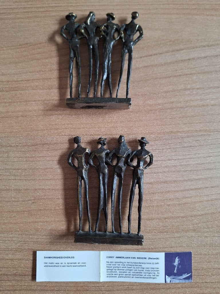 Corry Ammerlaan - Saamhorigheid/Overleg 3 stuks. NIEUW, Antiek en Kunst, Overige onderwerpen, Minder dan 20 cm, Ophalen of Verzenden
