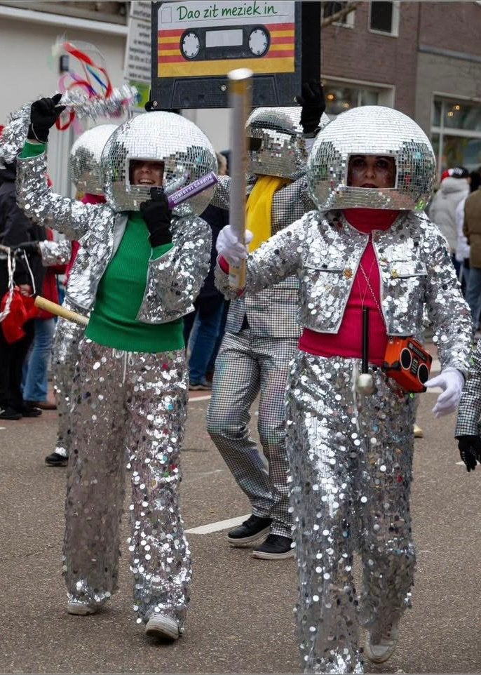 Carnavalskleding - groep, Ophalen, Zo goed als nieuw, Carnaval