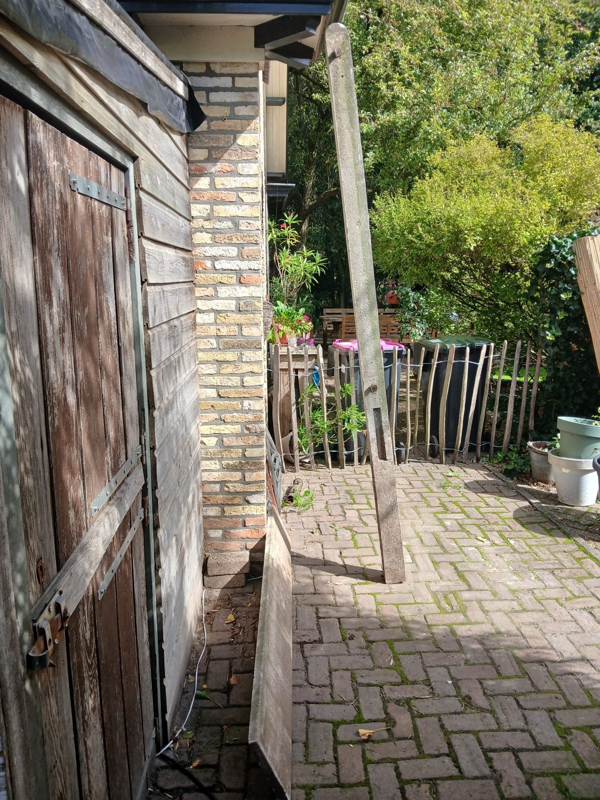 11 betonnen schuttingpalen + 11onderplaten/stootborden beton, Tuin en Terras, Schuttingen, Ophalen, Overige materialen, Minder dan 3 meter
