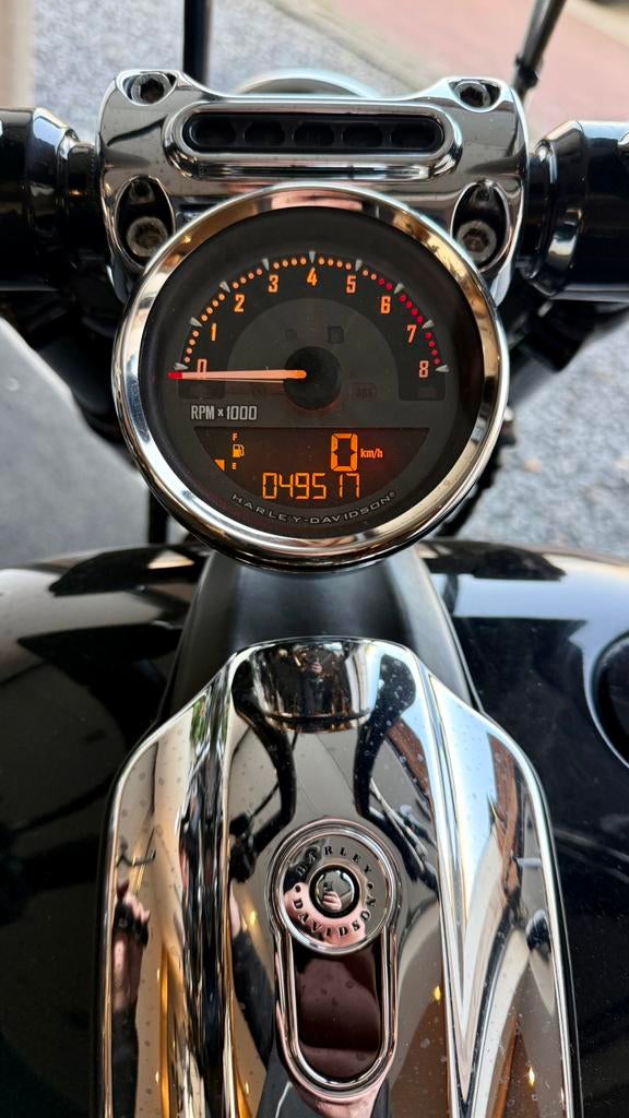 Foto 6 van BREAKOUT CUSTOM, VANCE & HINES, 2014, LED, 14” Fat stuur