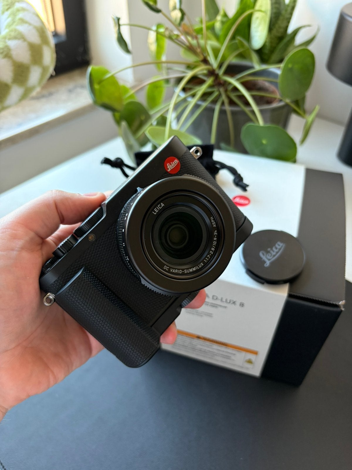 Leica D-Lux 8 + handgrip, Leica, Ophalen of Verzenden, Zo goed als nieuw, Compactcamera