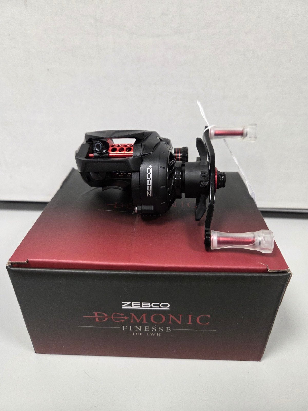 メンデルページ　8BOX Zebco Demonic 100LWH Baitcasting Reel (m2420849366) — Hengelsport