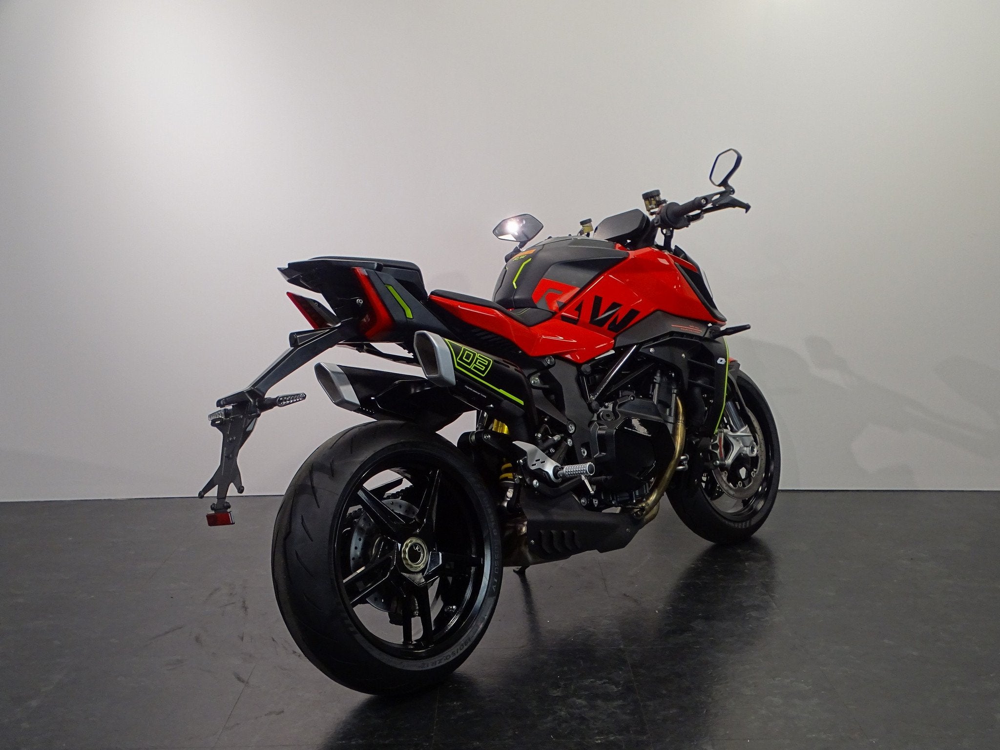 QJMOTOR SRK 921, Bedrijf, Meer dan 35 kW, QJMOTOR, Naked bike