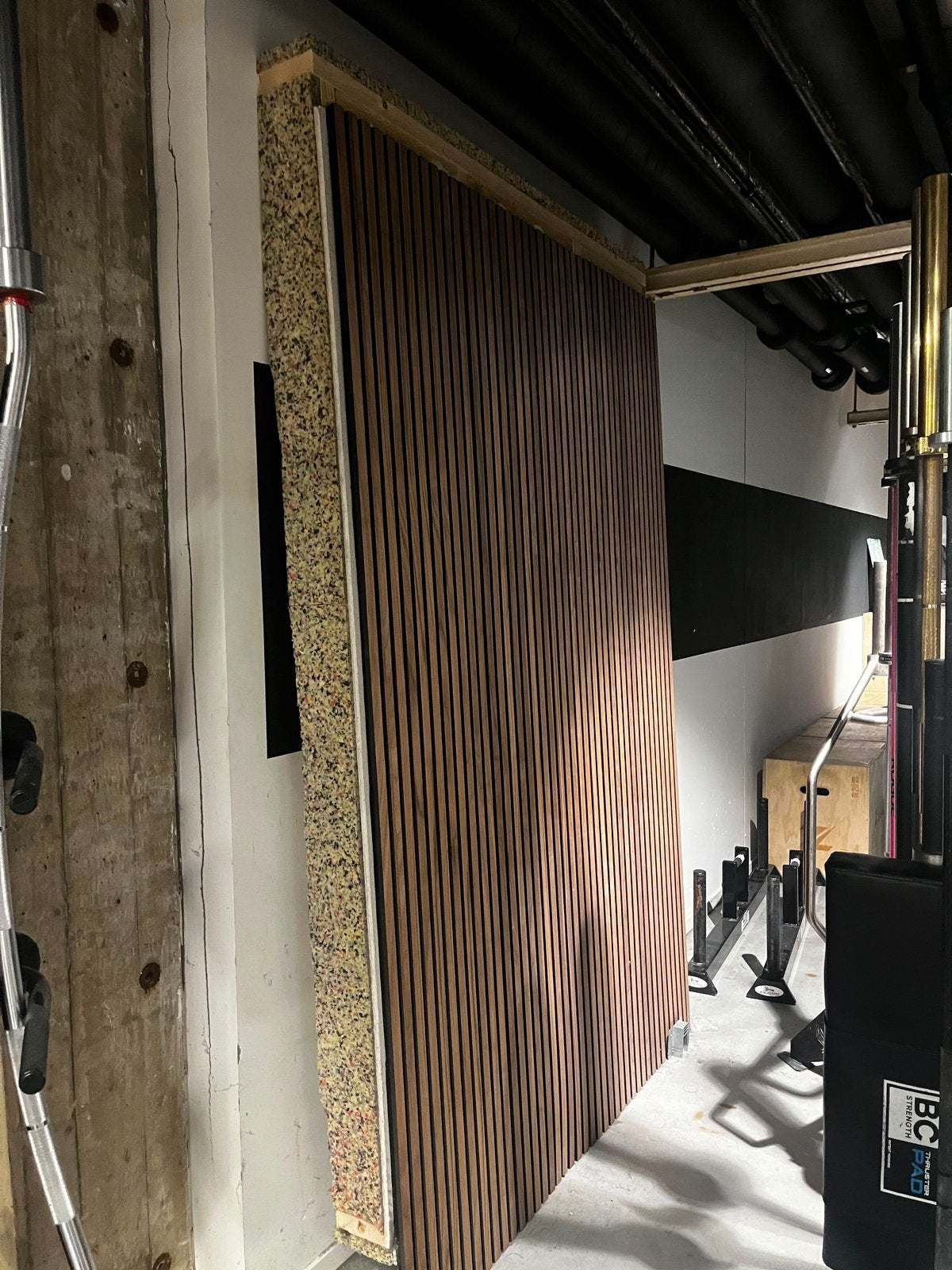Geluidsisolerende wand met houten latten, Ophalen, Zo goed als nieuw