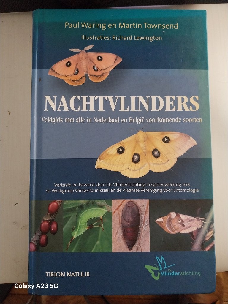 Nachtvlinders veldgids, Boeken, Gelezen, Bloemen, Planten en Bomen, Paul Waring en Martin Townsend, Ophalen of Verzenden