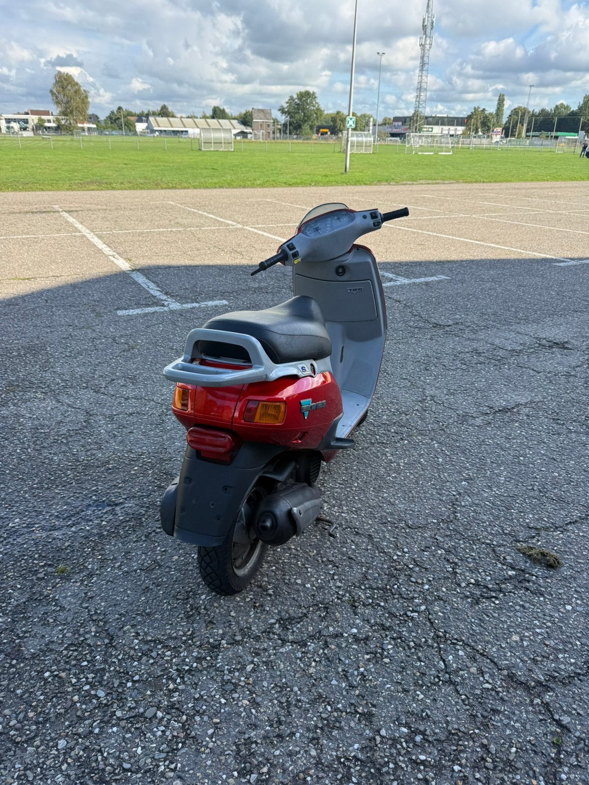 Foto 3 van Piaggio skr125 2t duits
