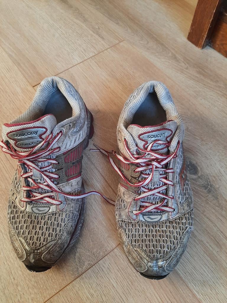 Hardloopschoenen Saucony triumph 5 maat 42,5, Sport en Fitness, Loopsport en Atletiek, Gebruikt, Hardloopschoenen, Hardlopen, Saucony
