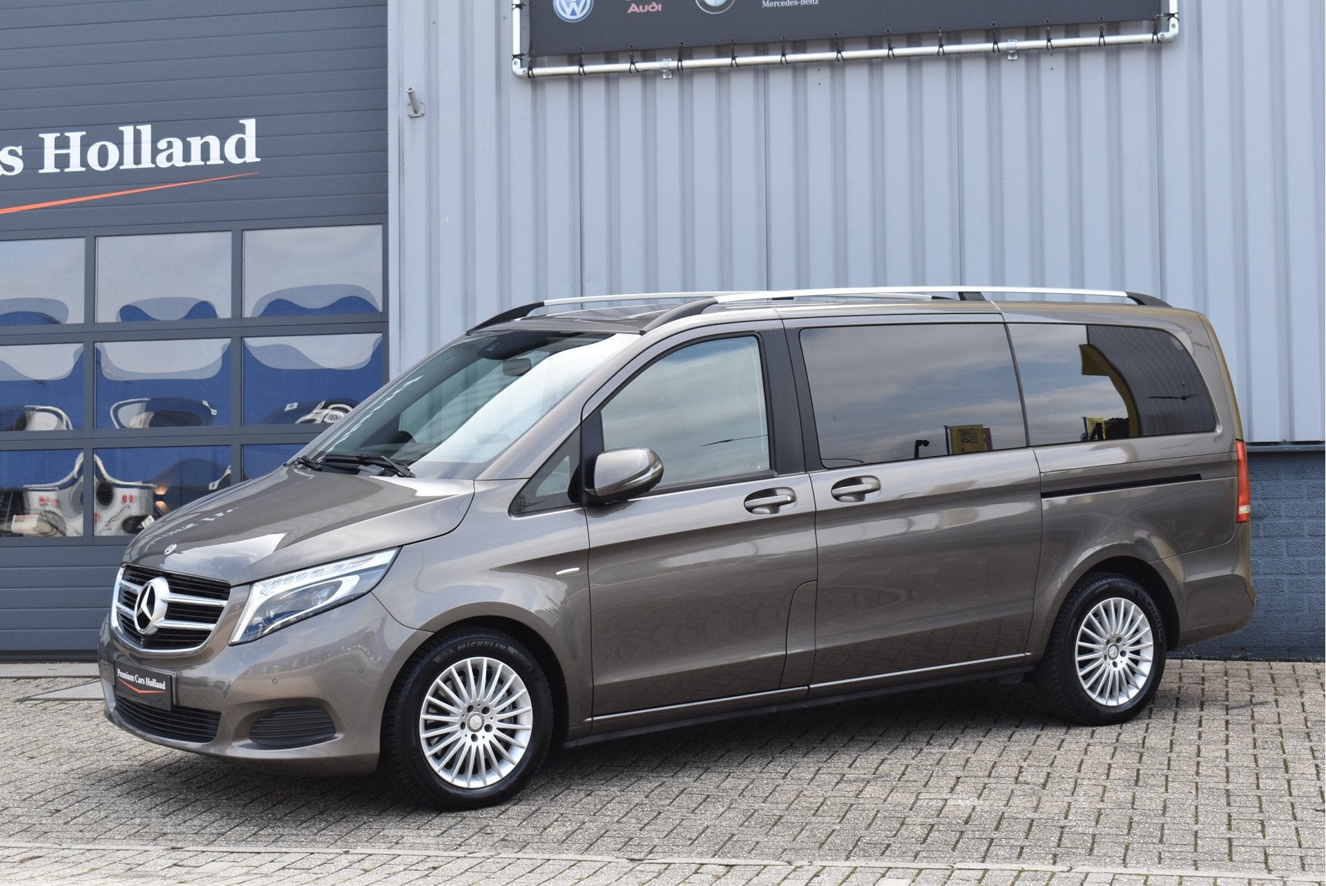 Mercedes-Benz V-Klasse 250d Lang DC Avantgarde Leder 360 Cam, Auto's, Bestelauto's, Automaat, Dealer onderhouden, Achterwielaandrijving