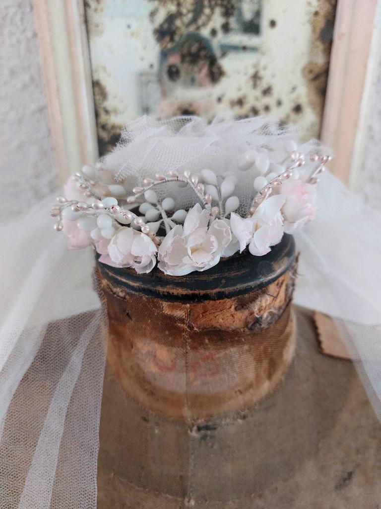 Bloemenkrans sluier wassen was bloemen wax parels oud, Ophalen of Verzenden