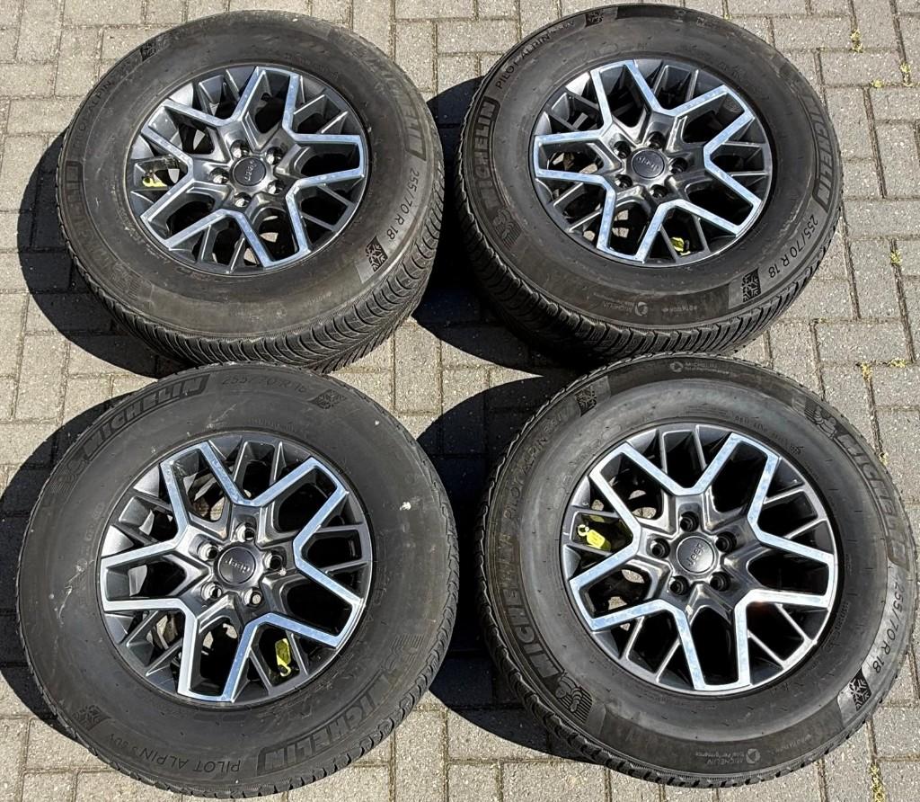 Originele Jeep wielen Michelin winterbanden, Auto-onderdelen, Banden en Velgen, Ophalen, 18 inch, Gebruikt, 255 mm