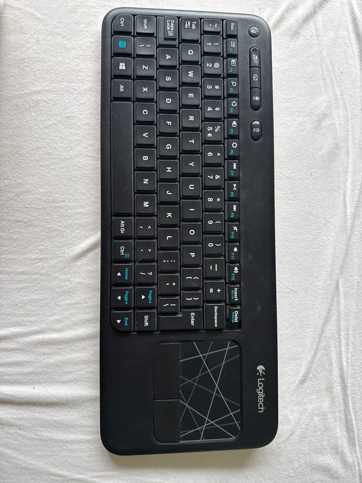 Logitech K400 Plus Draadloos Toetsenbord met Touchpad, Computers en Software, Gebruikt, Draadloze ontvanger, Ophalen of Verzenden