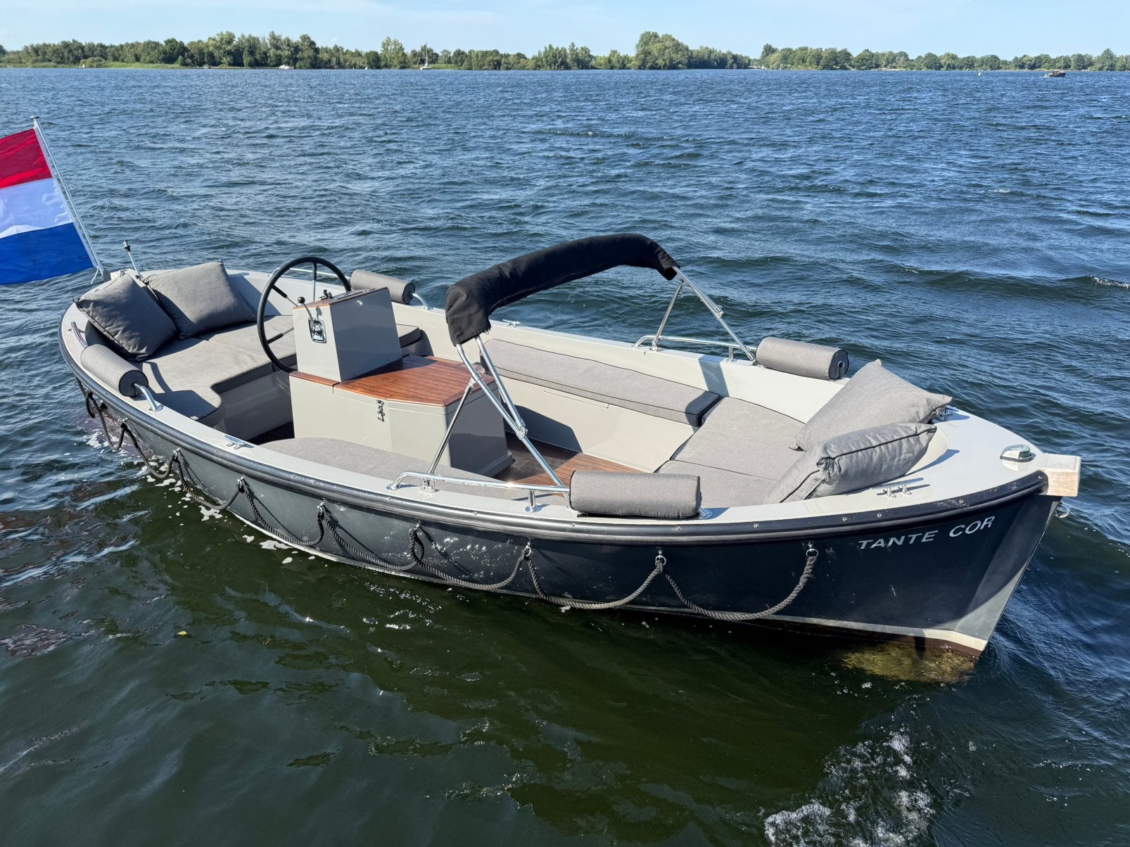 Lifestyle 600, Watersport en Boten, Sloepen, Zo goed als nieuw, Lifestyle, Afdekzeil, Bilgepomp, Buiskap, Elektrische start, Kussenset
