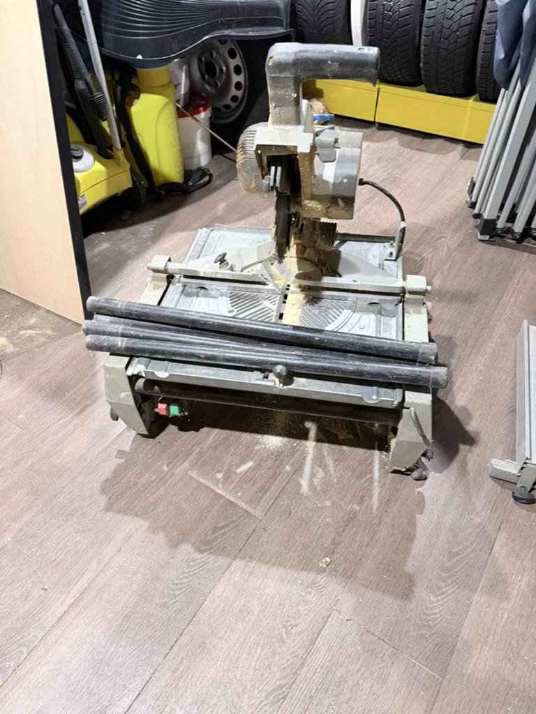 Elu flipover zaag, Doe-het-zelf en Verbouw, Gereedschap | Zaagmachines, Ophalen, Gebruikt, Afkortzaag, 30 tot 70 mm