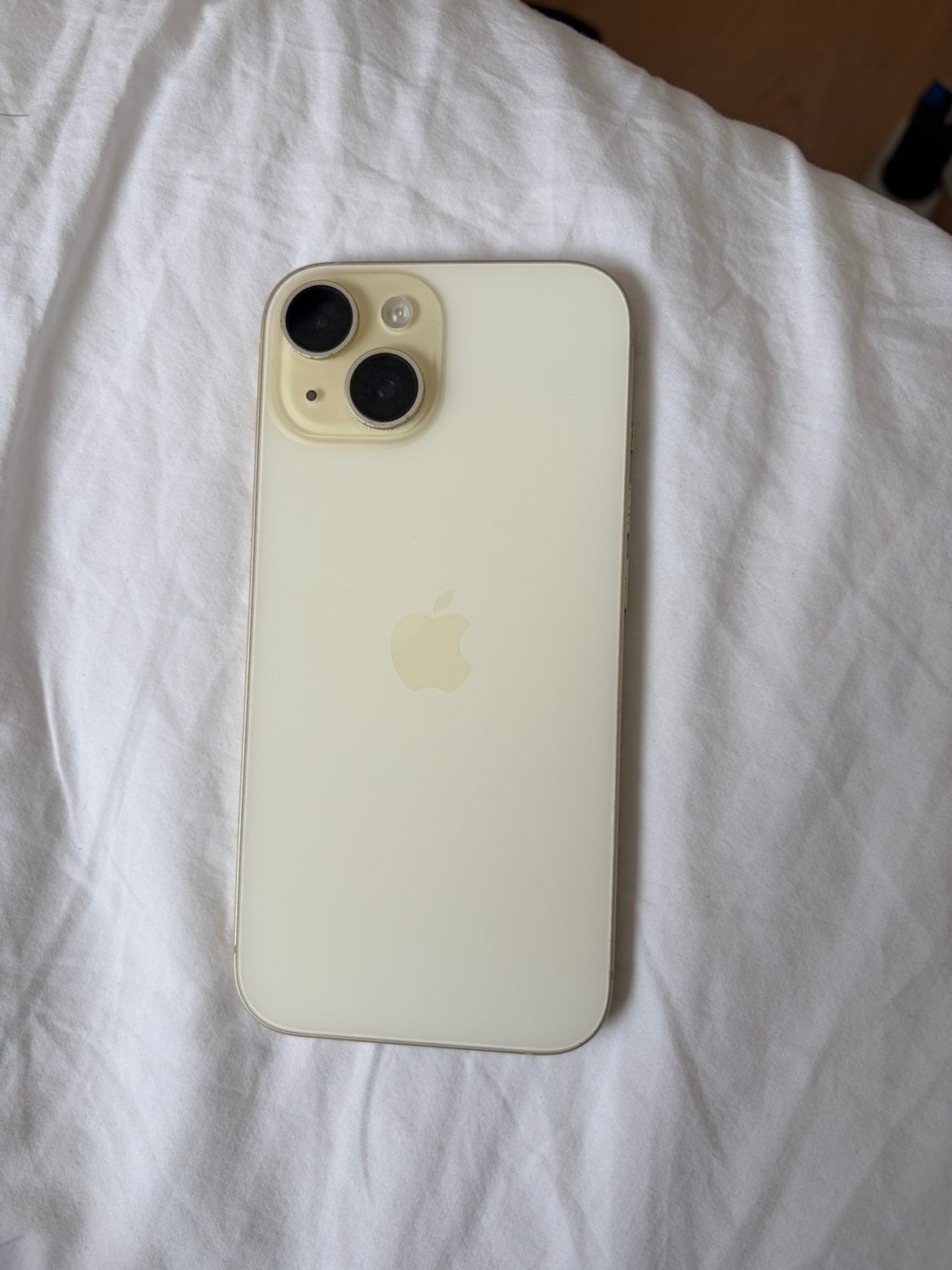 Iphone 15 128gb geel (licht), Telecommunicatie, Mobiele telefoons | Apple iPhone, 128 GB, IPhone 15, 75 %, Geel