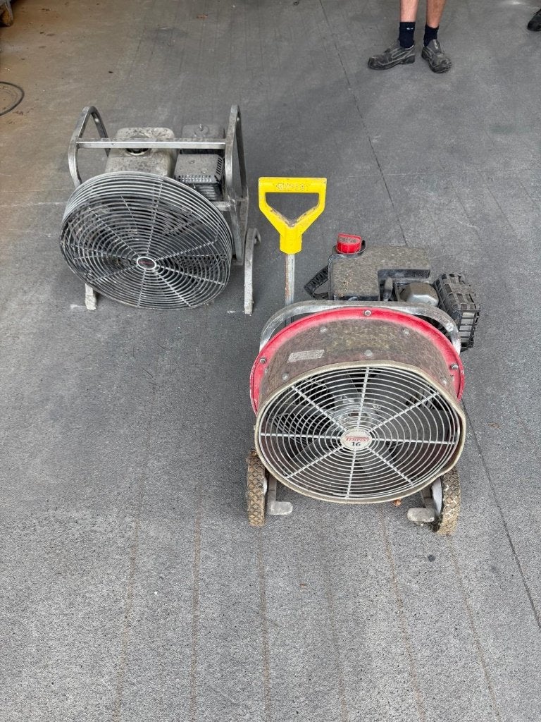 ventilator 2x met benzine motor, Ophalen, Gebruikt, Vloerventilator