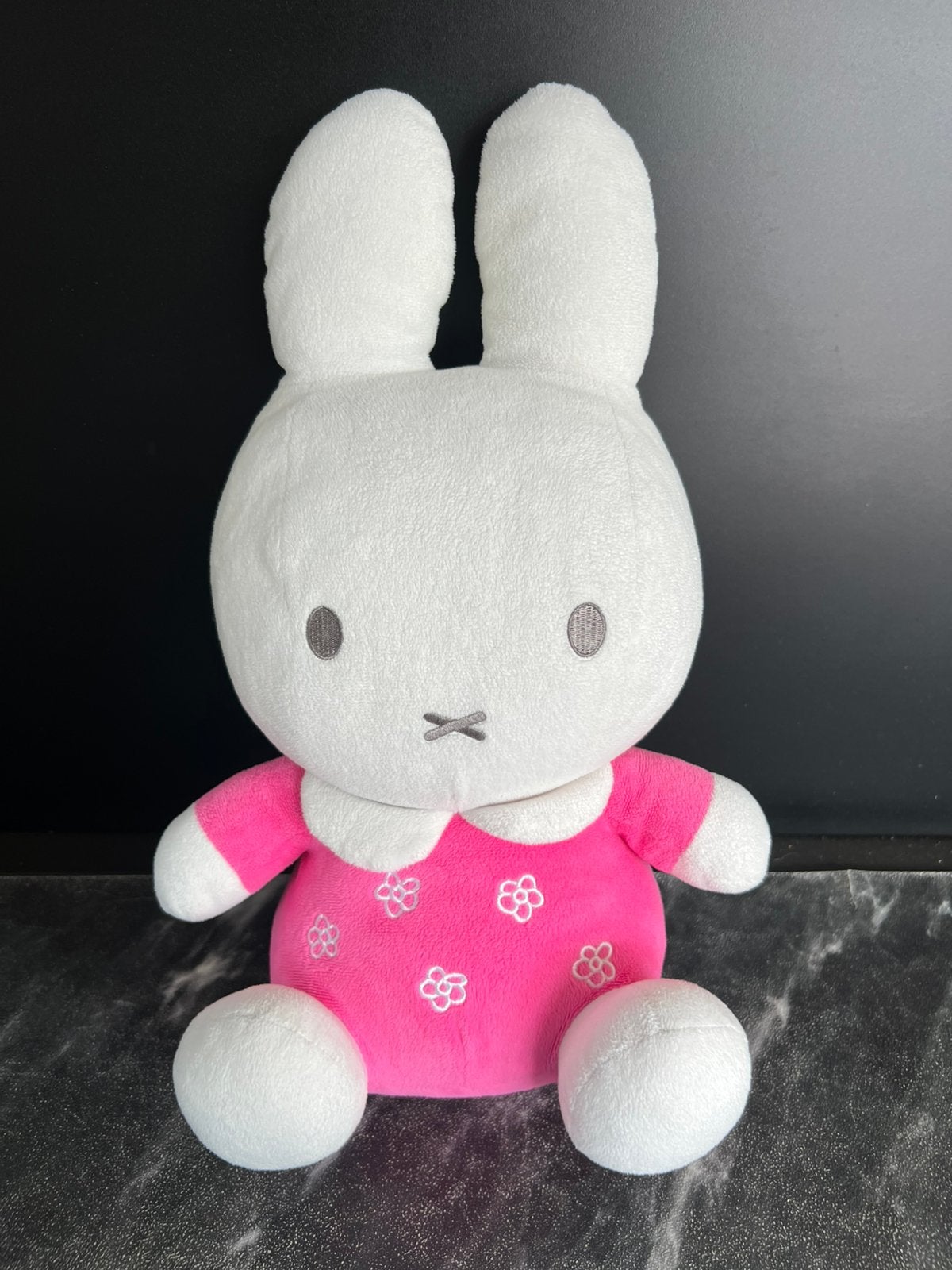 Nijntje knuffel roze 40 cm met rammelaar, Ophalen of Verzenden, Zo goed als nieuw, Konijn
