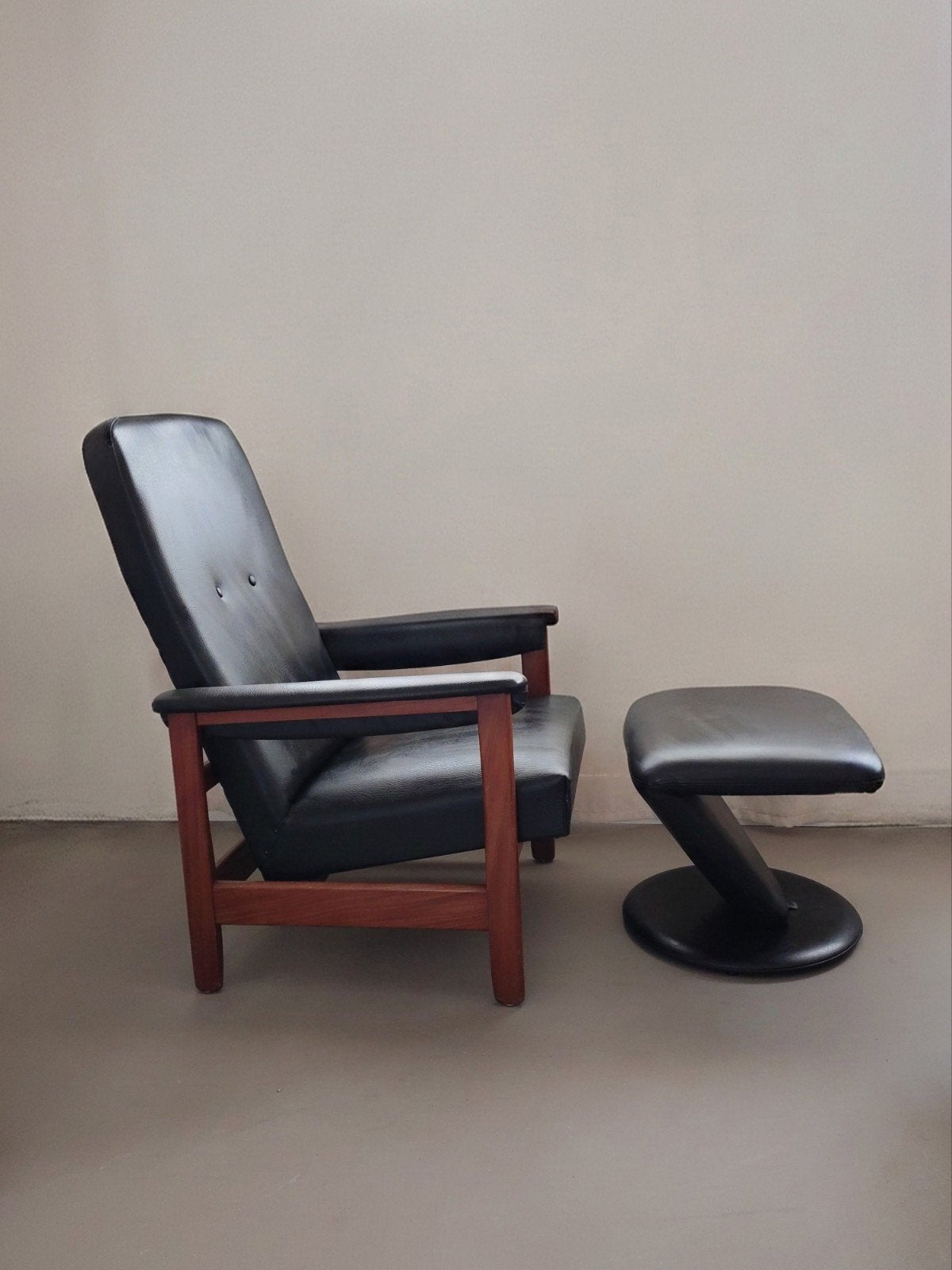 vintage fauteuil met hocker, Huis en Inrichting, Fauteuils, Ophalen, Gebruikt, Minder dan 75 cm, 50 tot 75 cm
