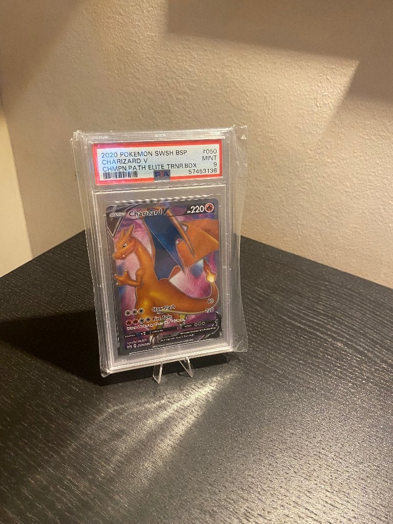 charizard V #SWSH050 PSA 9, Ophalen of Verzenden, Nieuw, Losse kaart