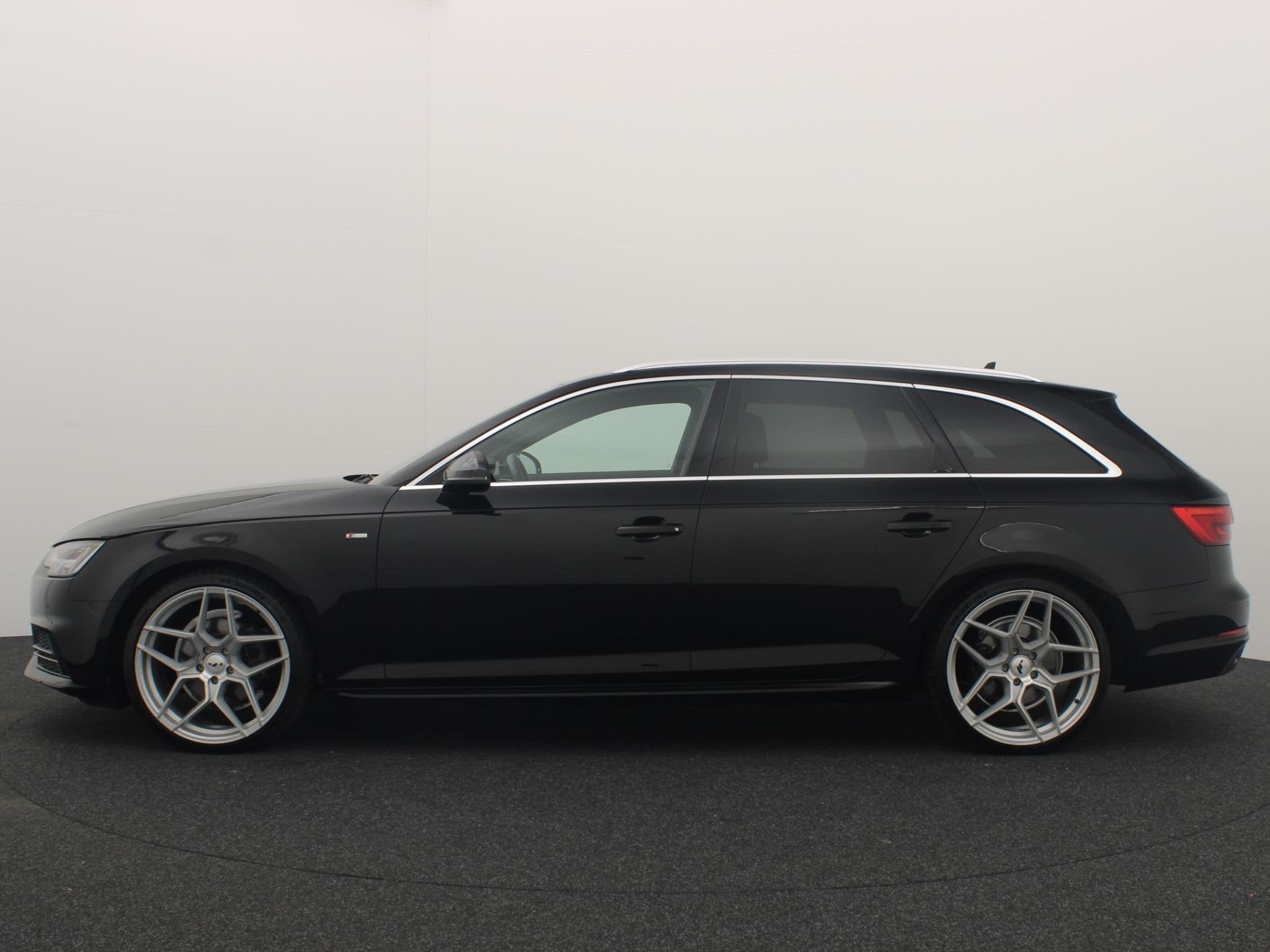 Audi A4 Avant 2.0 TFSI ultra Sport S line Edition CARPLAY /, Auto's, Automatische klimaatregeling, Gebruikt, 1984 cc, 1435 kg