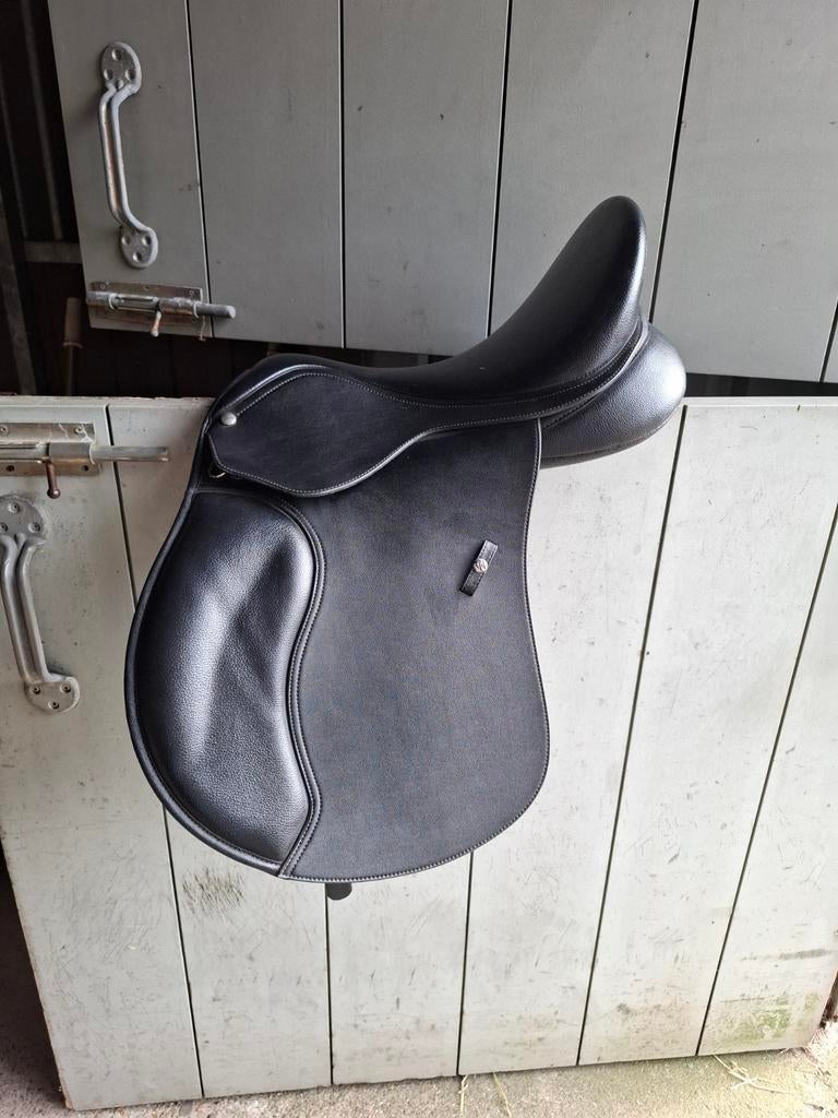 Wintec 500 - 17 inch zadel, Ophalen of Verzenden, Zo goed als nieuw, Recreatie