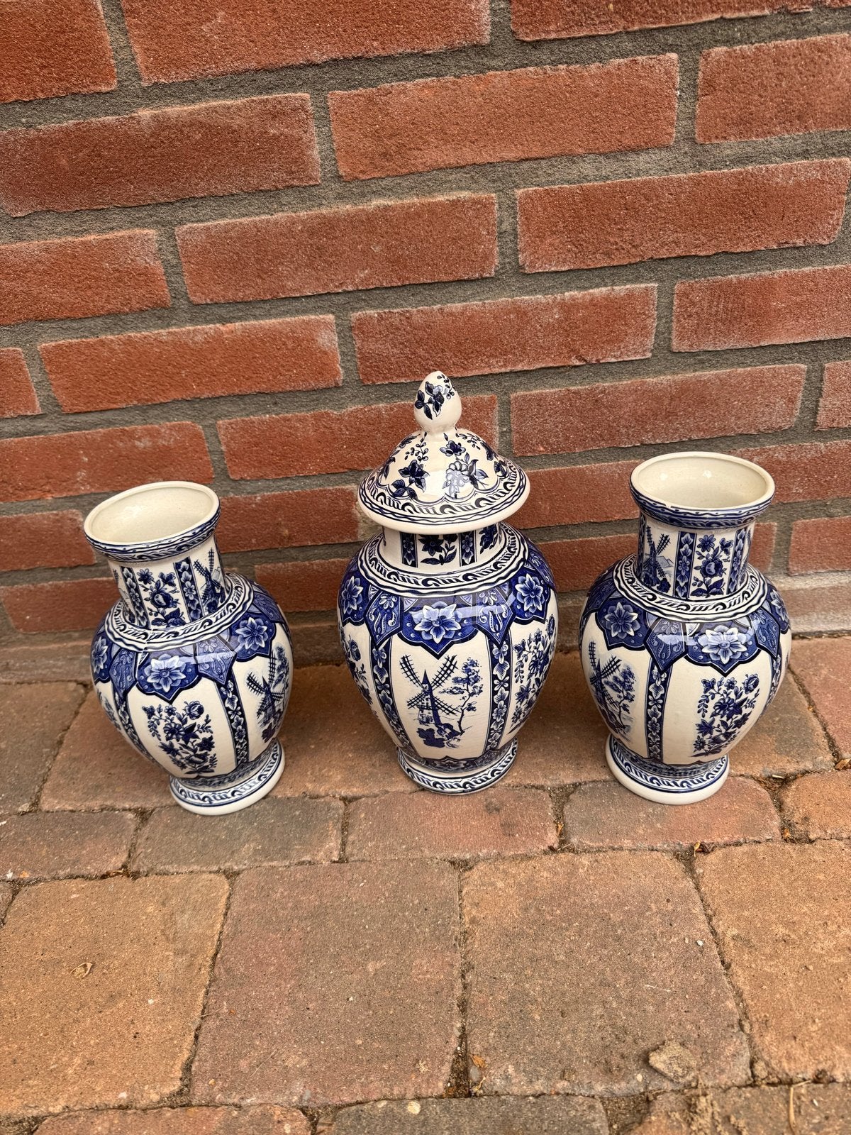 Set van 3 Delfts Blauwe Vazen en Pot met Deksel, Ophalen