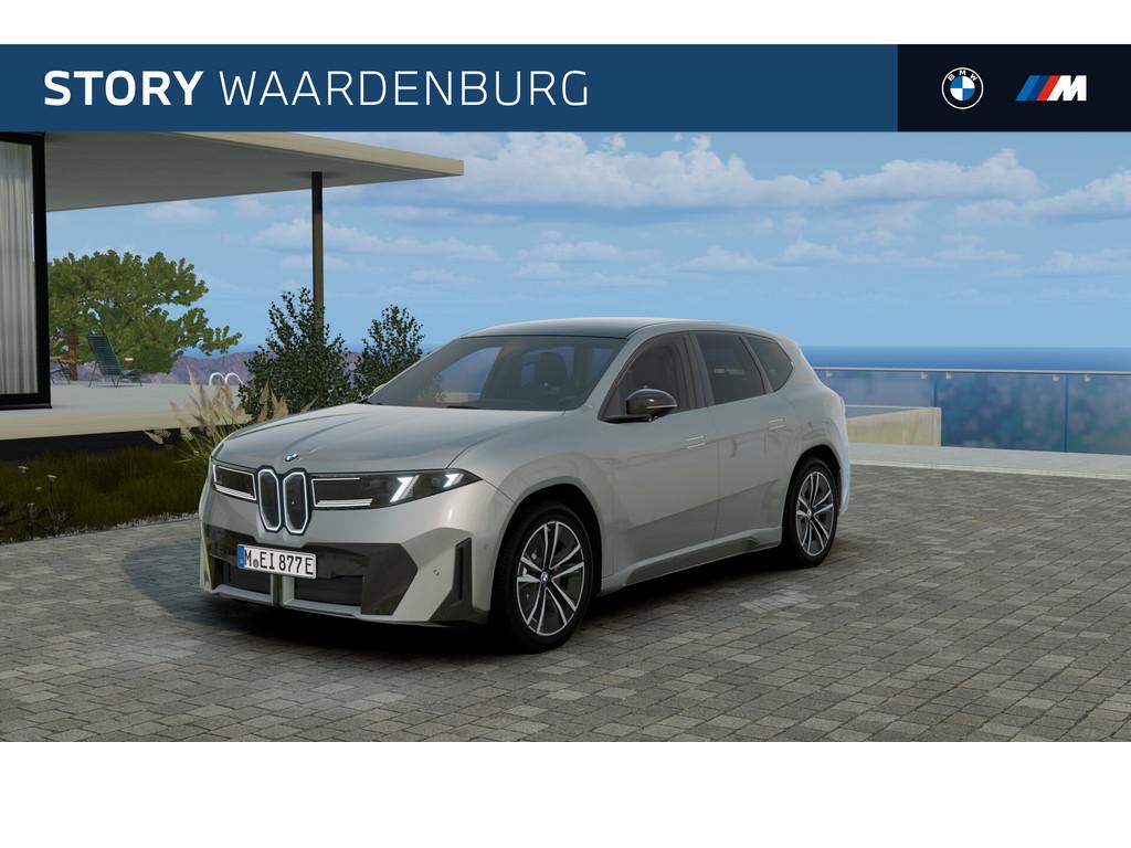 BMW iX3 40 eDrive M Sport / Panoramadak / Trekhaak / M Sport, Automaat, Achterwielaandrijving, Zwart, Adaptive Cruise Control