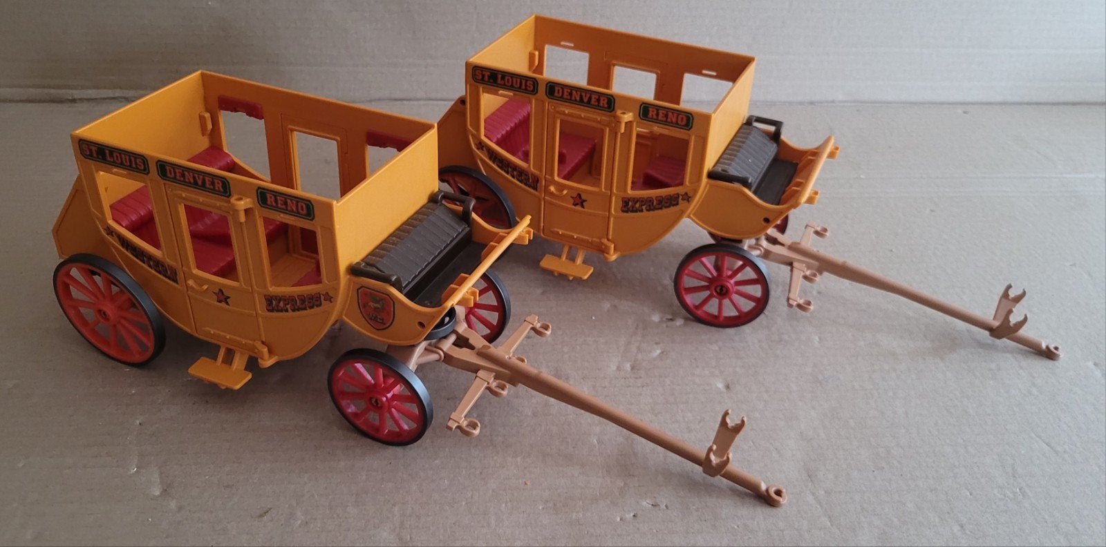 2 x playmobil western koets 3803 zonder dak, Ophalen of Verzenden, Gebruikt