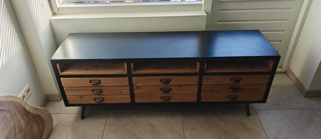 Dutchbone Sol Dressoir - Stijlvol en Praktisch, Met plank(en), 150 tot 200 cm, Zo goed als nieuw, Industrieel