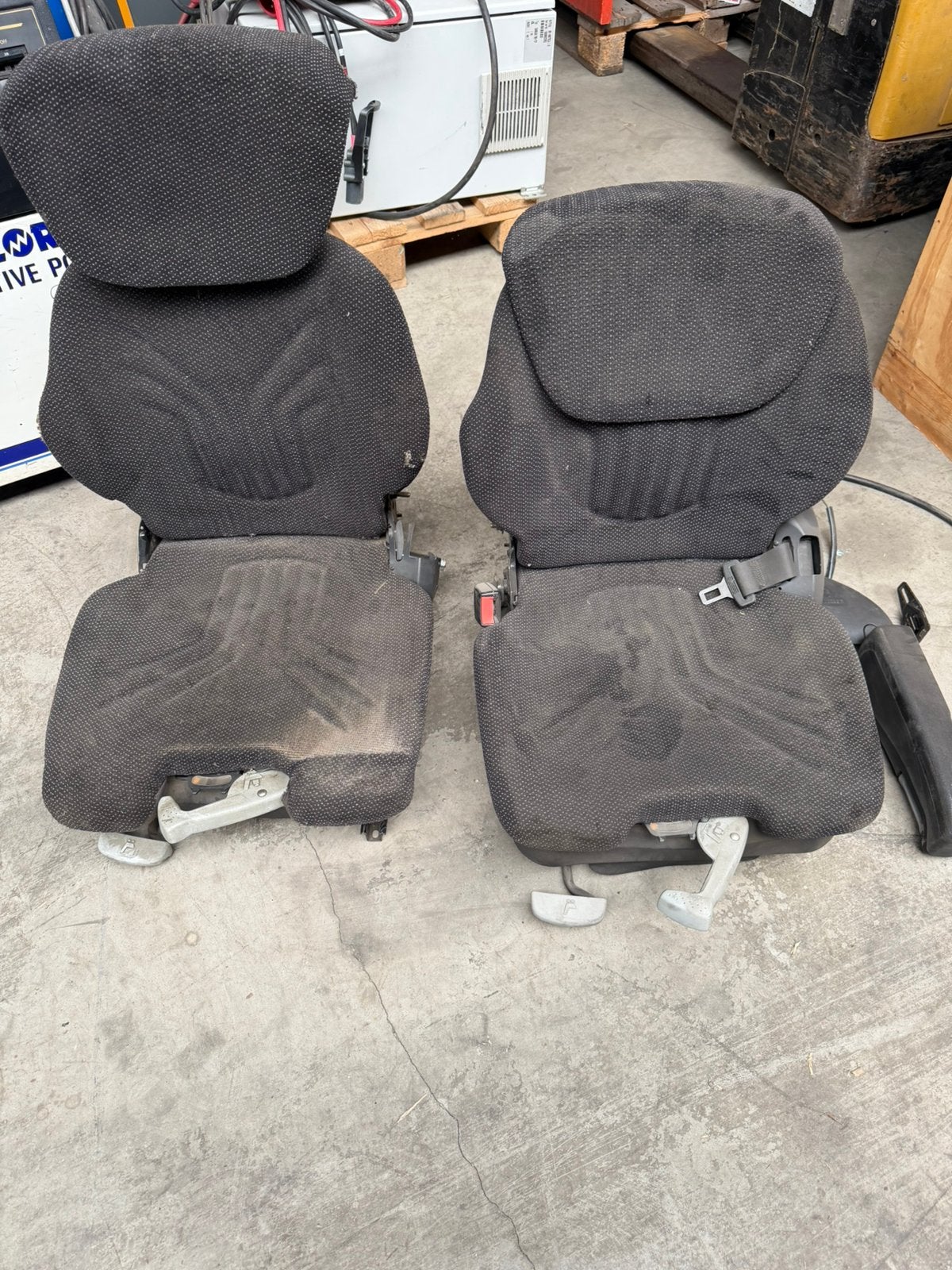 Grammer heftruck trekker tracktor stoelen 2 stuks, Ophalen, Gebruikt